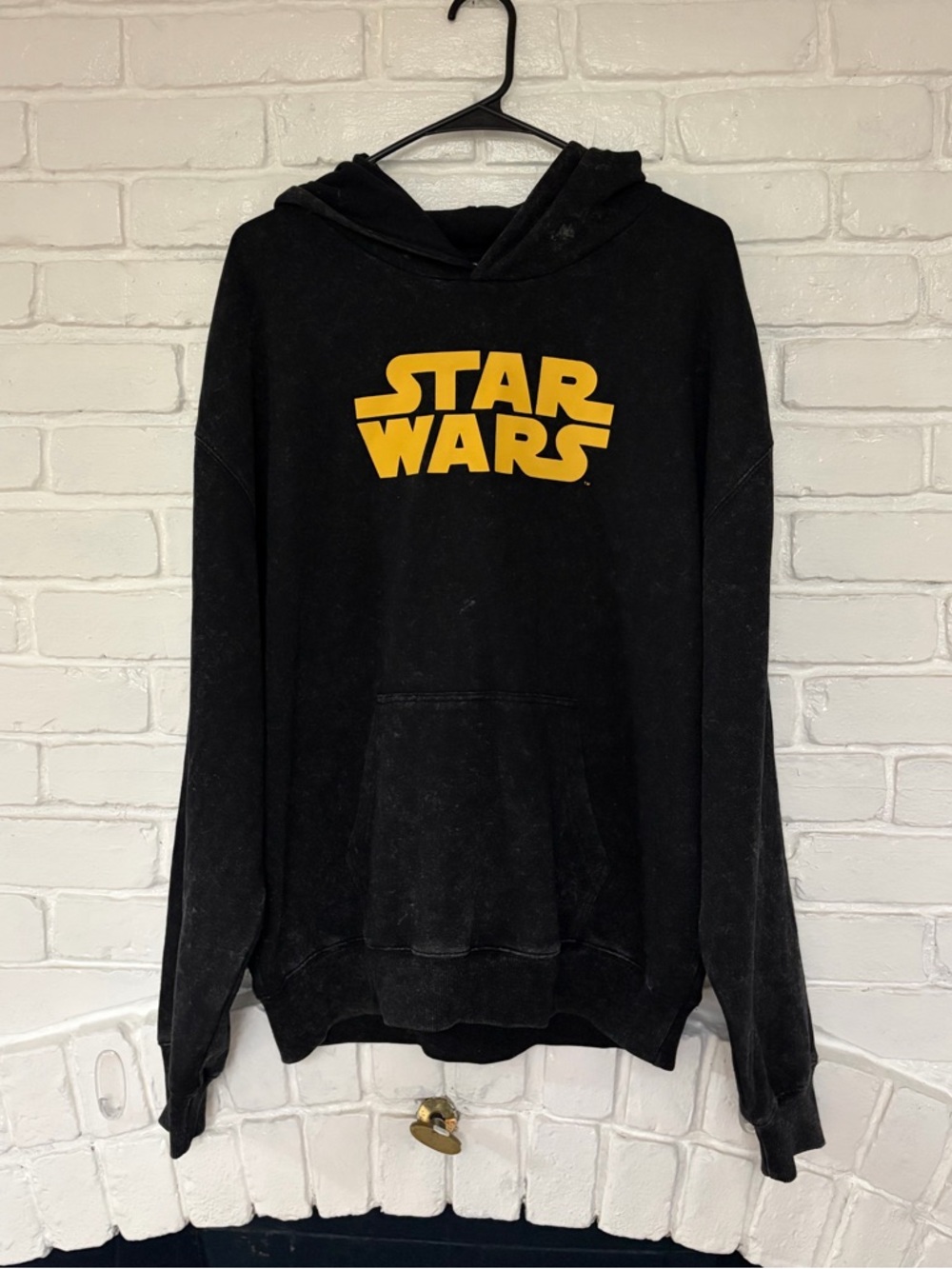 Men’s Star Wars sweatshirt size medium